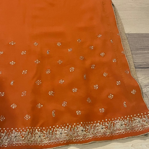Women’s Indian 3 Piece Orange with Gold Silk Sequin Top & Pants w Matching Wrap- - Picture 6 of 9